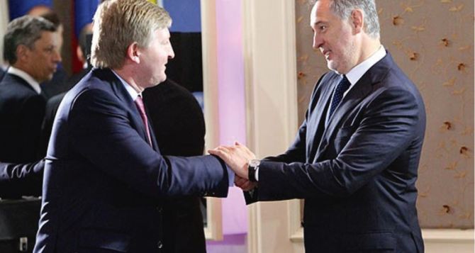 Ахметов и Фирташ не берут Медведчука в партнеры. Будет ли единый кандидат на выборах Президента?