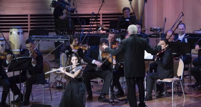 Луганчанка Камилла Соболева выступила с камерным оркестром «Виртуозы Москвы»