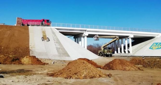 Мост соединяющий Луганскую и Донецкую область откроют в середине ноября