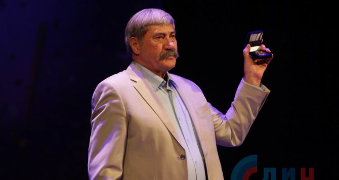 В Луганске поздравили народного артиста Голубовича с 75-летием