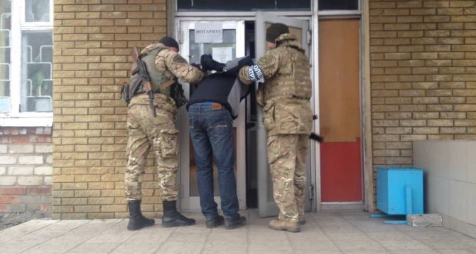 На украинской стороне КПВВ «Станица Луганская» задерживают мужчин призывного возраста, направляющихся в Луганск — соцсети