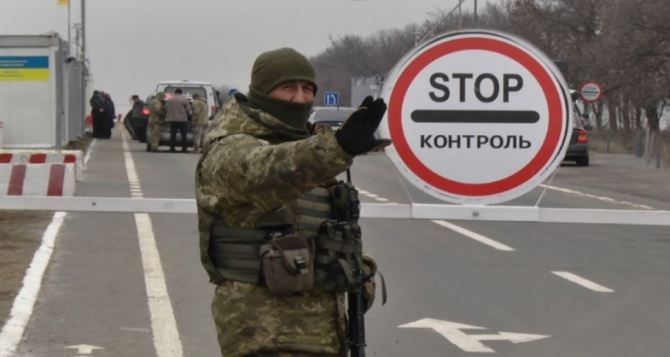 Митрополитам УПЦ МП вновь разрешили пересекать линию разграничения сторон в Донбассе