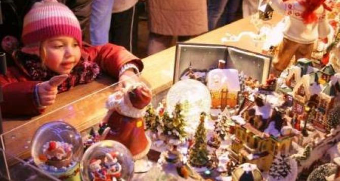 Новогодняя ярмарка и елочный базар будут организованы в Луганске 22 декабря