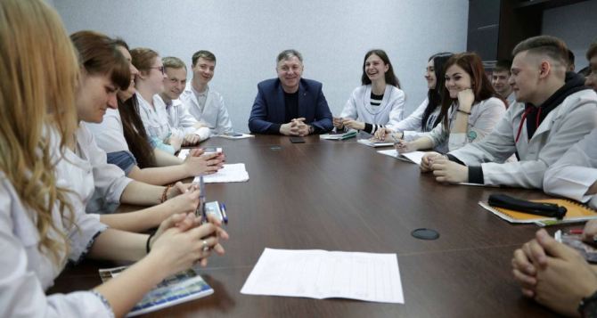 Луганский медицинский университет хотят ликвидировать. Местная власть вряд ли сможет помешать