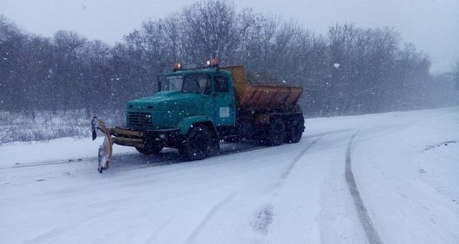 Все основные автомобильные трассы очищены от снега в ЛНР