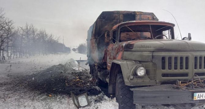 Появилось видео с места обстрела автомашины КП «Вода Донбасса». Ранения получили три человека