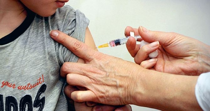 Луганчан призывают срочно сделать прививки от кори