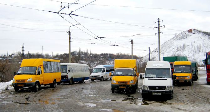 Проезд на автобусе между Лисичанском и Северодонецком подорожал в два раза