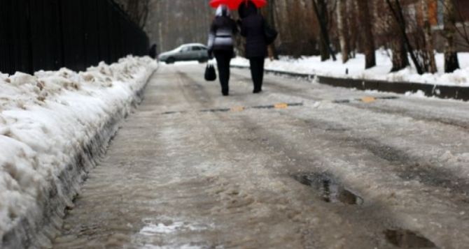 Синоптики прогнозируют сохранение гололедных отложений в Луганске 26 февраля