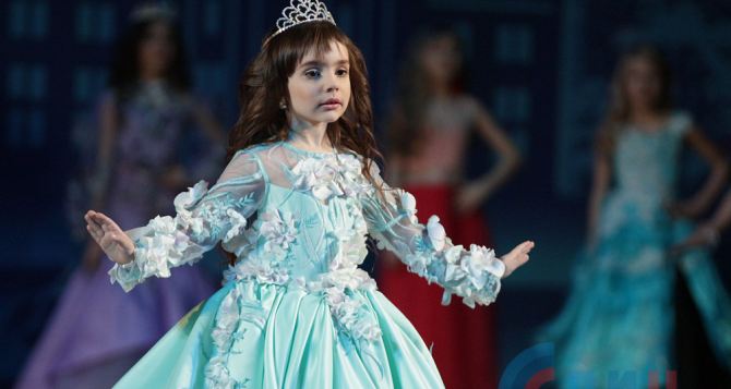 32 девочки победили в конкурсе красоты «Мини Мисс Луганск 2019». ФОТО