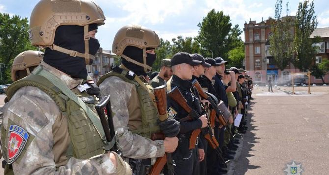 В Луганскую область для усиления отправлен отряд полицейских из Черкасс