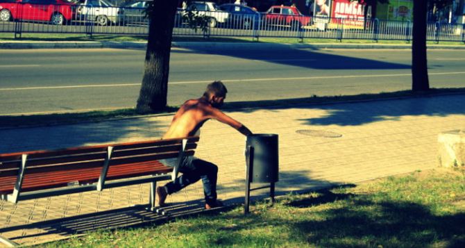 Почему на луганских улицах так часто встречаются неадекватные люди