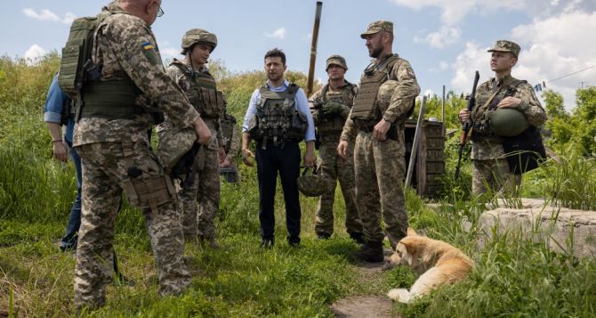 От Зеленского ждут прекращения огня на Донбассе 50% жителей Украины