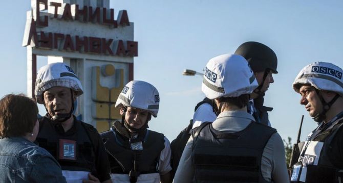 Обе стороны выполнили первый этап разведения сил и разминировали дороги у Станицы Луганской