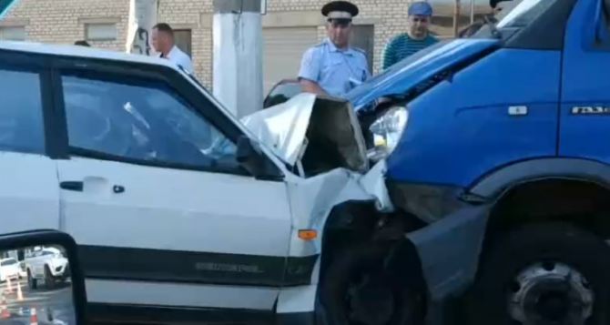 В Луганске произошло 2 ДТП с маршрутками — в авариях пострадали 7 человек. ВИДЕО