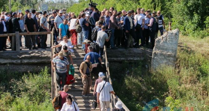 Новый луганский губернатор рассказал, когда пустят автобусы по мосту в Станице Луганской