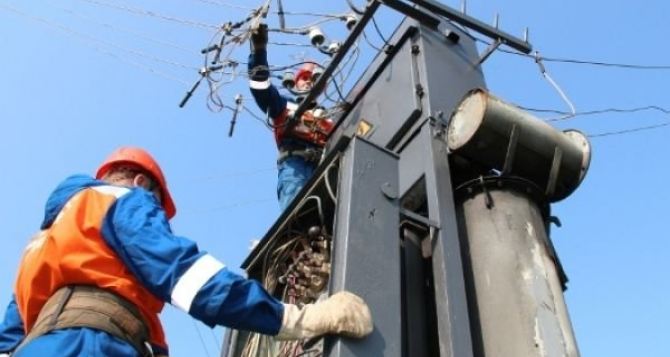 В понедельник, 5 августа, электроснабжение по некоторым адресам Жовтневого, Артемовского и Каменнобродского районов Луганска будет временно отсутствовать
