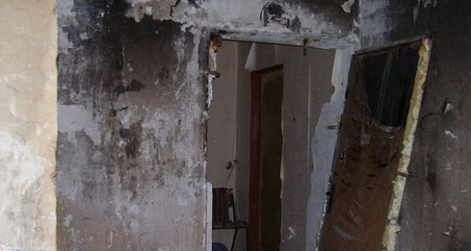 Ночью в Перевальске горел 9-этажный жилой дом. Спасенных 19. Двое пострадавших
