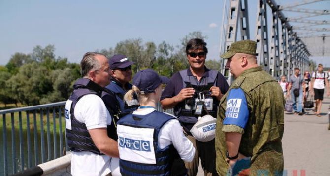 Инженеры из ЛНР и Украины встретились на мосту в Станице и обсудили план и график восстановительных работ