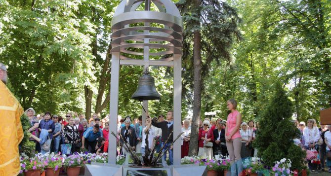 В Луганске опять минировали памятники