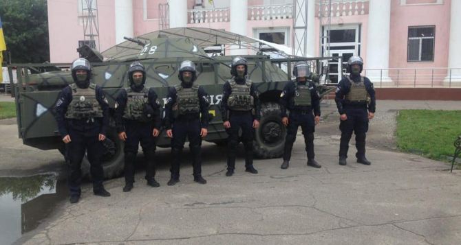 В зоне ООС на Донбассе ввели режим спецполномочий «ЖЕЛТЫЙ». Местных жителей ограничивают в их правах