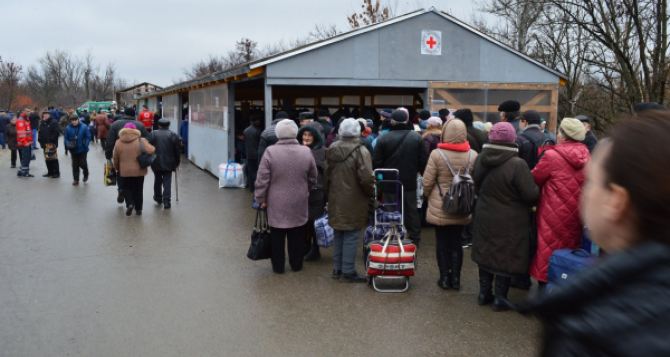 В Станице Луганской с начала года волонтеры Красного Креста оказали помощь людям более 500 тысяч раз. ФОТО