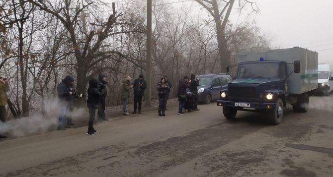 55 человек уже на свободе. На КПВВ «Майорск» идет обмен пленными. ФОТО