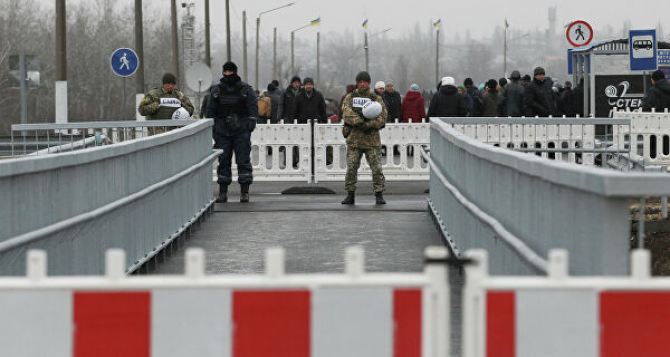 Пограничники разъяснили, что КПВВ «Станица Луганская» не закрывается, а будут введены строгие  ограничения на пересечение