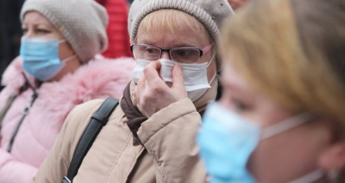 В Луганске Пенсионный фонд принимает только граждан в индивидуальных масках
