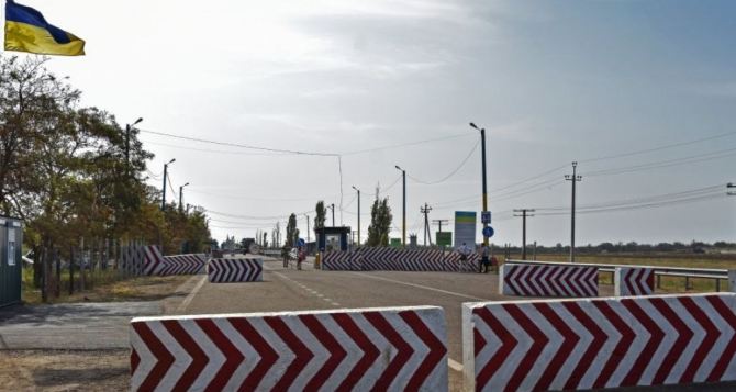 Люди продолжают пытаться пересечь линию разграничения на Донбассе несмотря на закрытые КПВВ