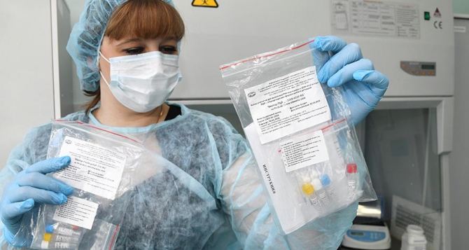 В луганских больницах осталось 200 тест-систем на коронавирус. Но должны еще привезти из России