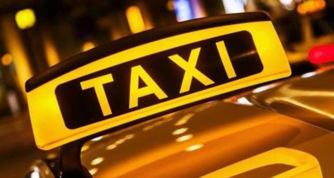 Ограничения для водителей такси ввели в Донецке