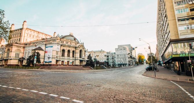 В Украине ходить по улице группой больше 2 людей запрещено, — решение Кабмина. ИНФОГРАФИКА