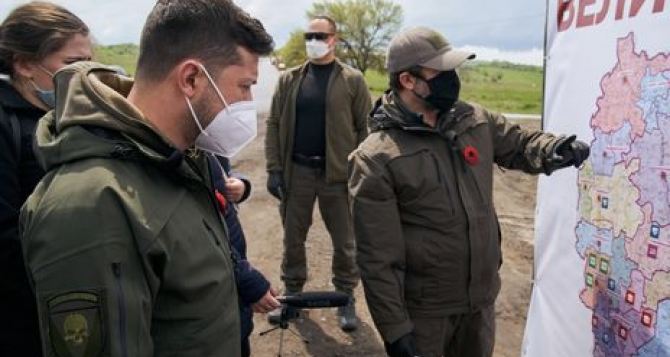 Зеленский встретился с жителями Луганска