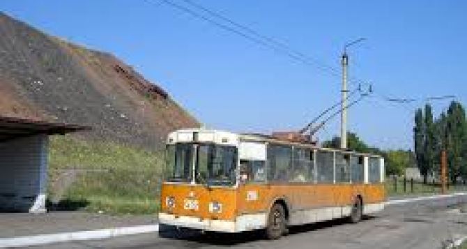 В Алчевске, Первомайске и Перевальске возобновили работу городского и пригородного общественного транспорта
