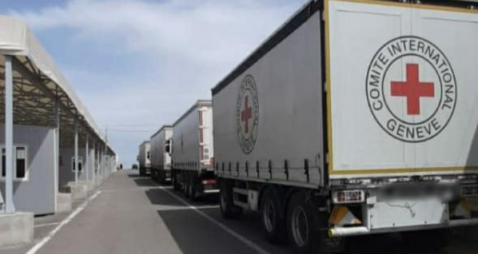 Красный Крест направил 50 тонн гумпомощи