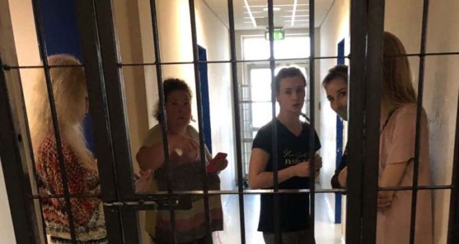 Задержанные в аэропорту Афин украинцы ожидают возвращения в Украину