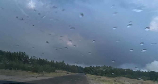 В районе Северодонецка прошел дождь, но он не повлиял на ситуацию с пожарами