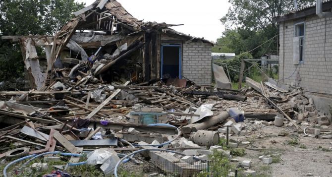Пожар уничтожил 12 домов в пгт Донецкий под Кировском