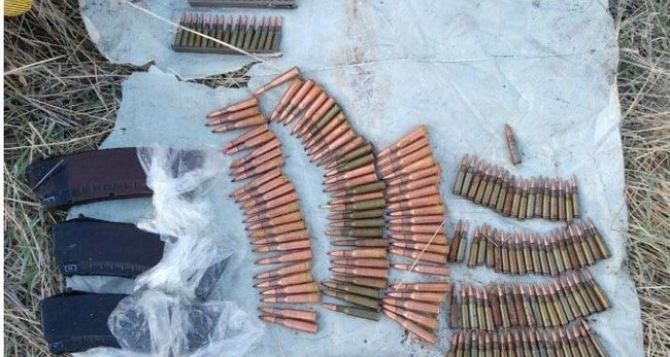 На окраине Луганска обнаружили почти 450 боеприпасов