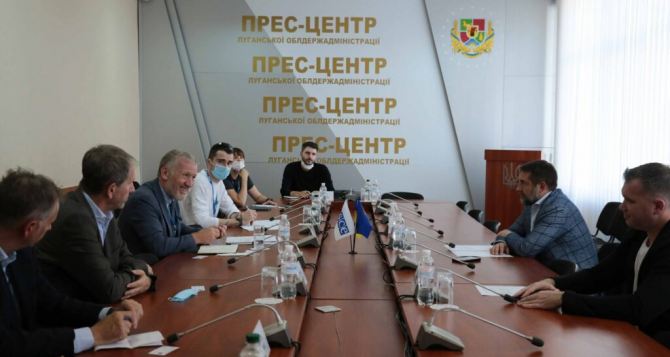 Губернатор Луганщины подтвердил сроки открытия новых КПВВ в Счастье и Золотом
