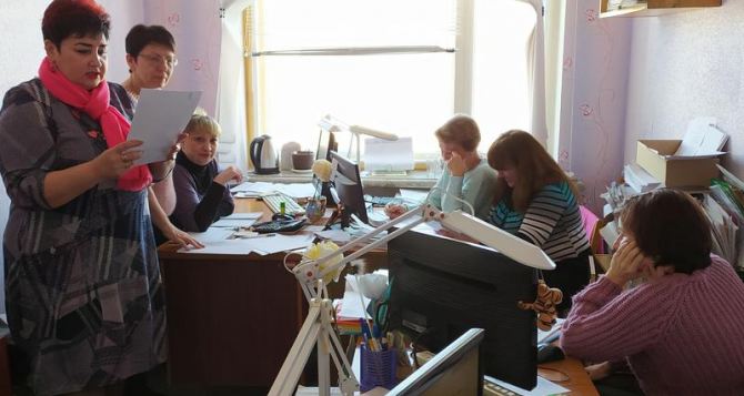 Луганским пенсионерам напомнили сроки окончания актуализации данных для получателей пенсионных выплат