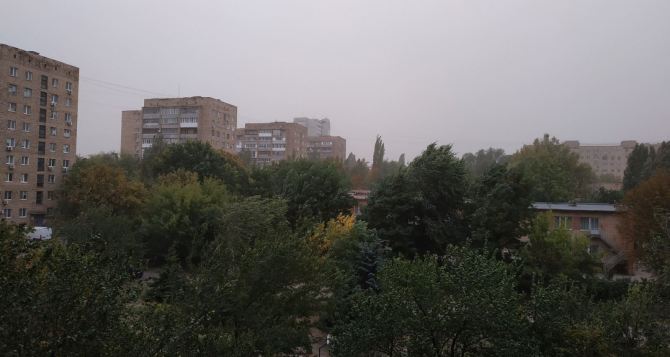 В Луганске опять усилились пыльная буря и штормовой ветер. ФОТО очевидцев