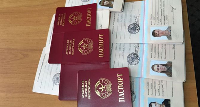 В Луганске рассказали сколько выдали российских и местных паспортов