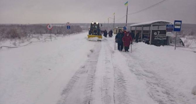 Вчера, 14 января, через КПВВ «Станица Луганская» поток в Луганск был значительно больше