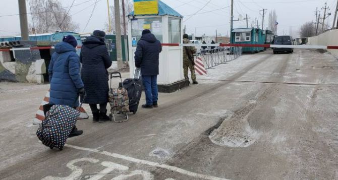 На пункте пропуска в Меловом задержали 4 нарушителей карантина. Хотели выехать в РФ без самоизоляции