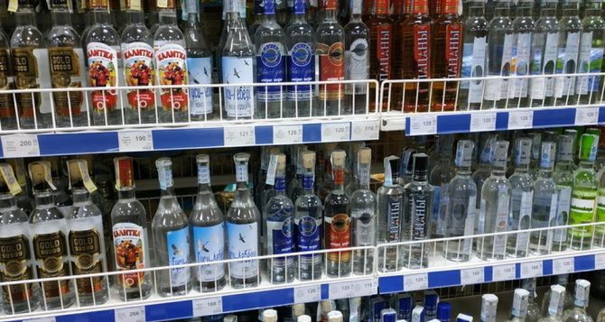 Сколько реально стоит водка в Донецке. ФОТО