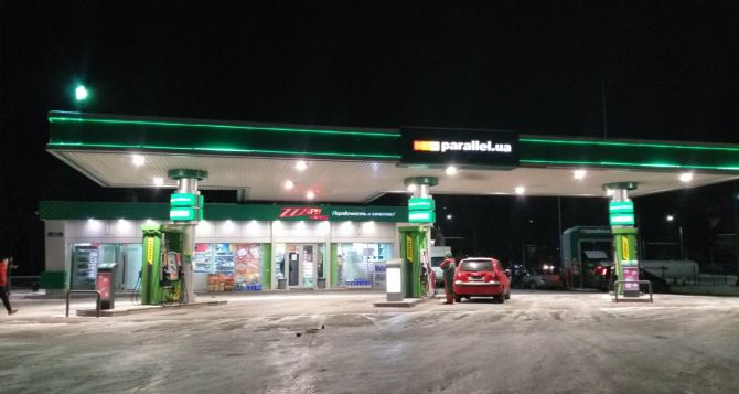 Луганск против Донецка. Где дешевле стоит бензин и газ на АЗС. ФОТО