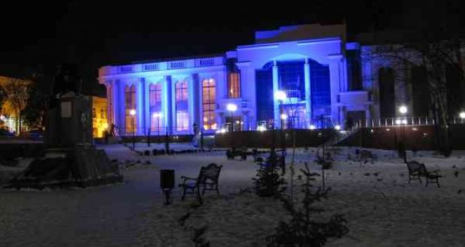 Луганская филармония приглашает на вечерние концертные программы