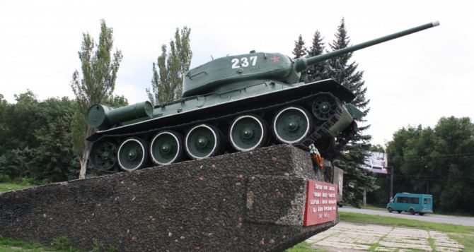 В Луганске появится новая иллюминация у танка на Оборонной и новые зеленые зоны
